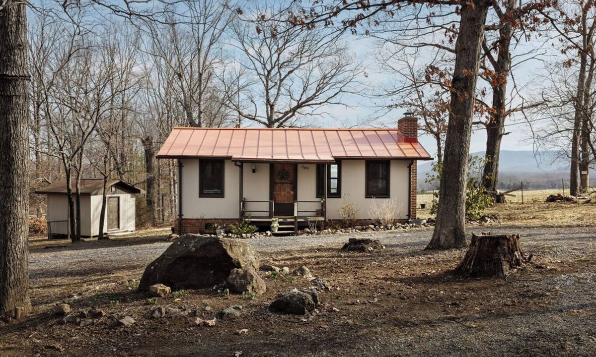 Bentonville Cabin | Cozy Mountain Cabin with Stunning Views, Modern Comforts & Fast WiFi