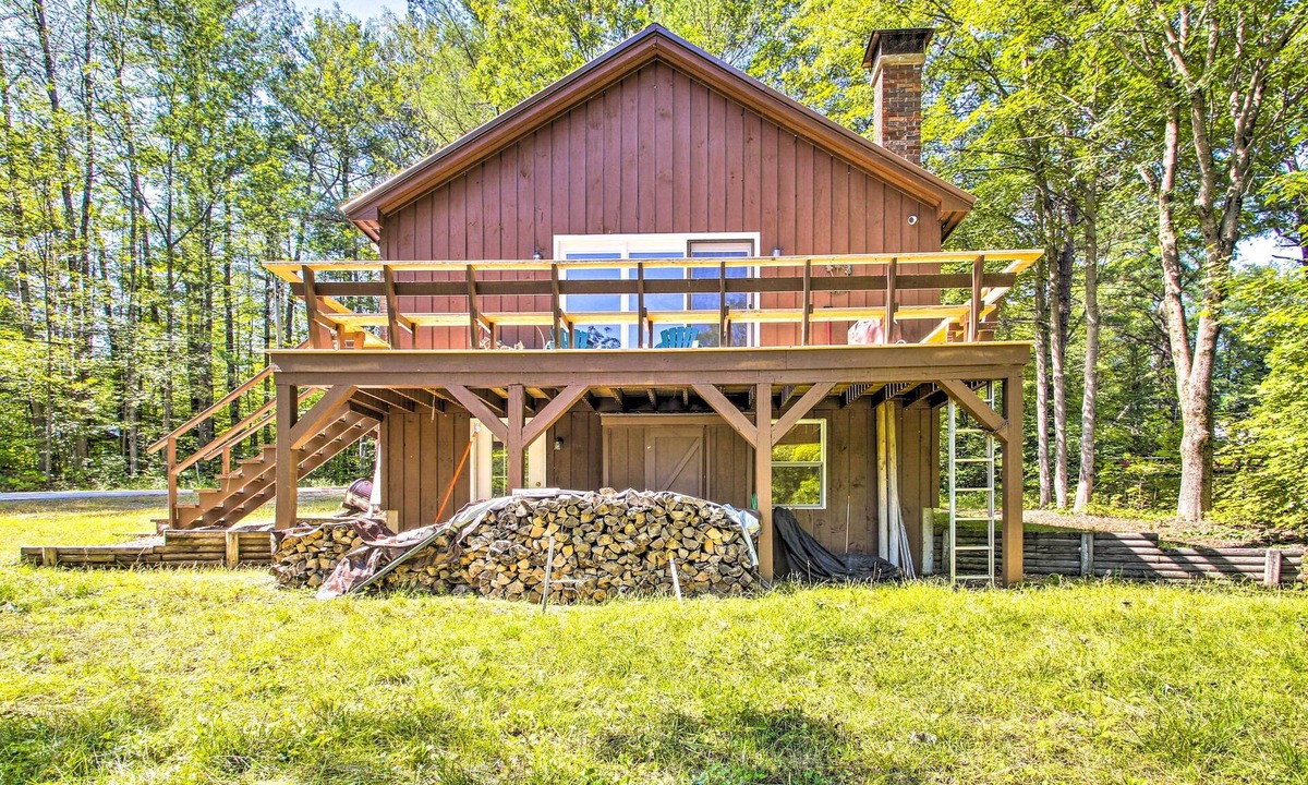 Cranmore Birches Cottage | Cozy North Conway Home: Walk to Slopes & Dtwn