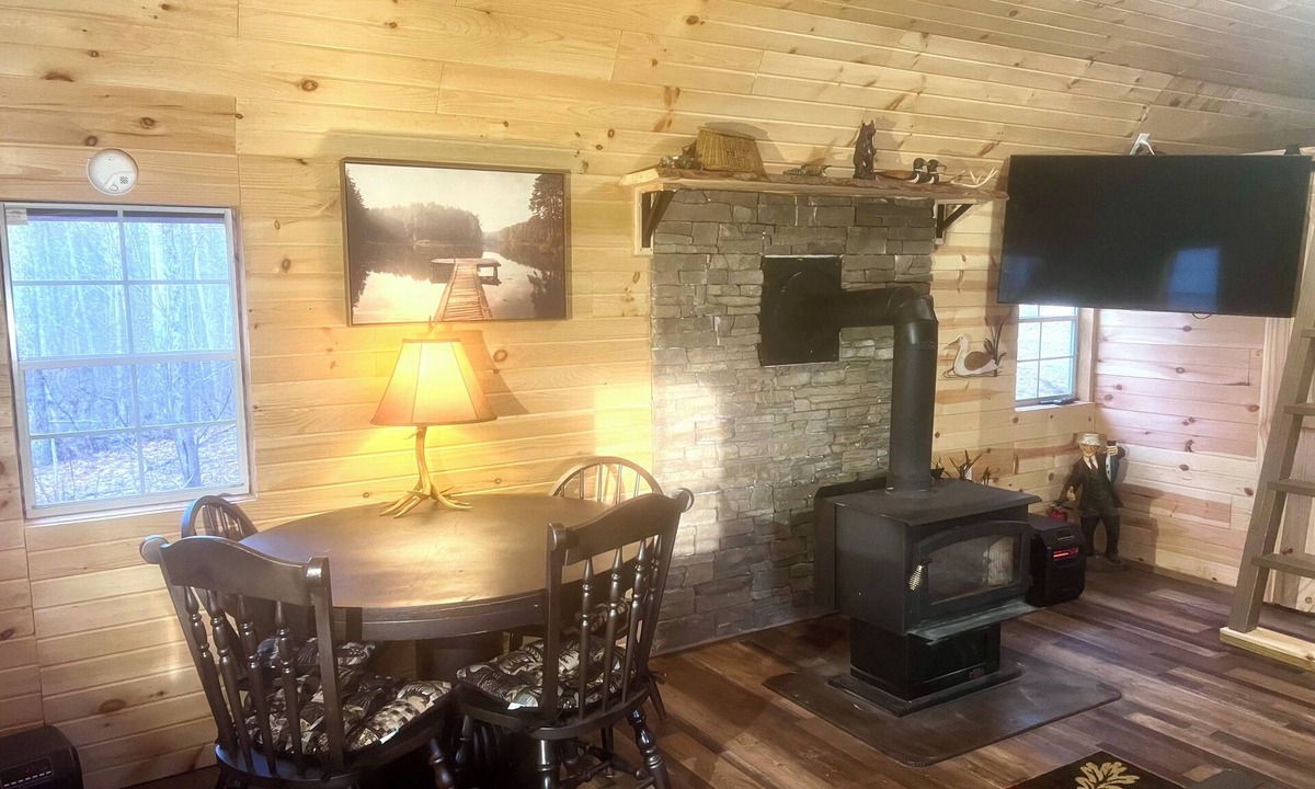 Courthouse-Collins Settlement Cabin | Cozy one-bedroom cabin nestled in the woods beside Stonewall Jackson Resort.