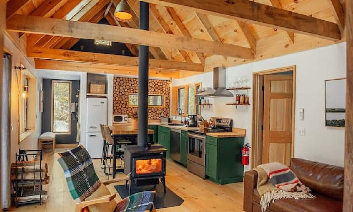 Freeport House | Cozy Rock Cabin #thewaylifeshouldbe