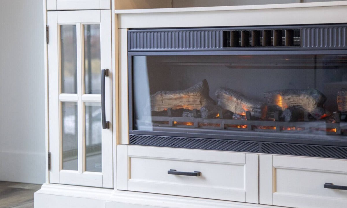 Juneau Apartment | Cozy, Spacious Retreat with Fireplace 205