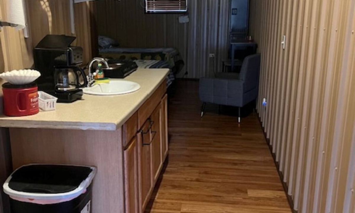 Osceola Apartment | Cozy studio shotgun apartment in the heart of the Ozarks