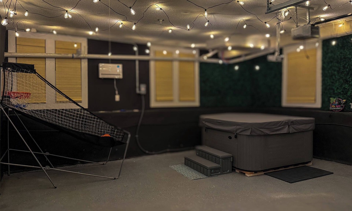 Waterbury House | Cozy Winter Escape - Hot Tub, Game Room, Fireplace, Sleeps 6