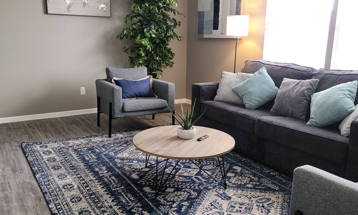 Blue Springs Apartment | Cute and Cozy Apartment close to several highways