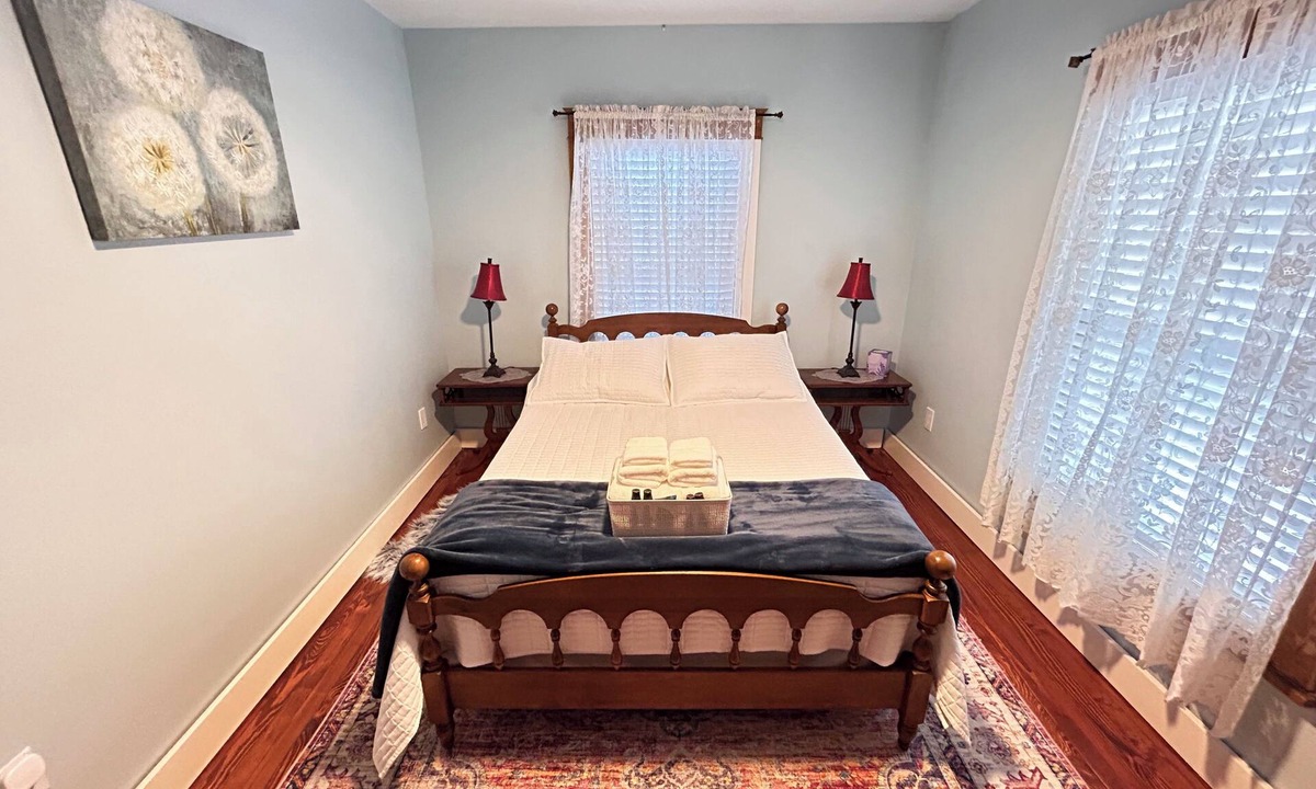 Boonsboro Bed & Breakfast | Dandelion in the Heart of Boonsboro