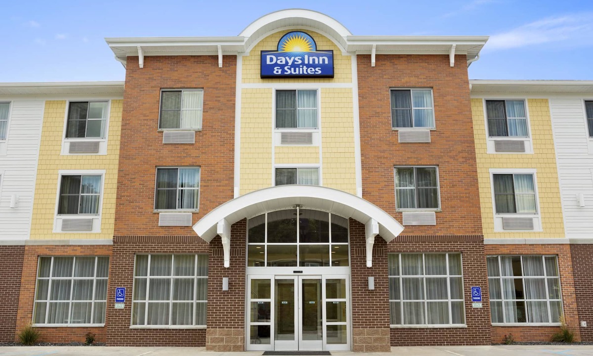 Caldwell Hotel | Days Inn & Suites by Wyndham Caldwell