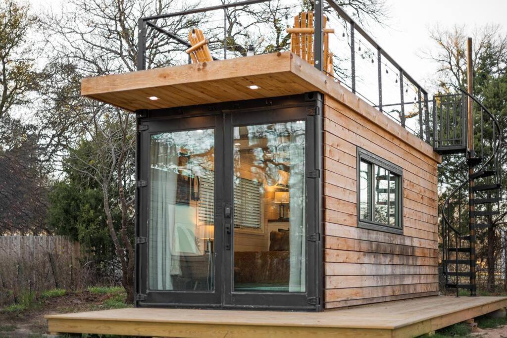 Waco House | Deer Creek Tiny Container Home-12 Min to Magnolia