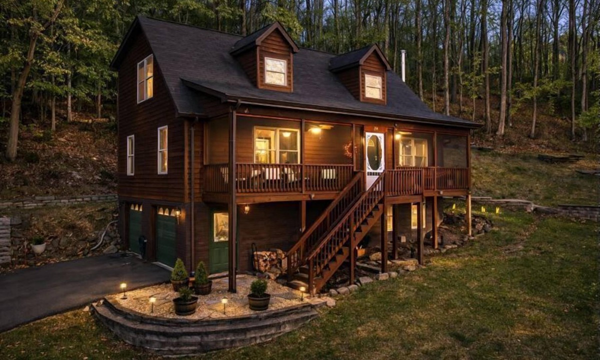 Linden Cabin | Delicious Cabin Wine Country Retreat w/Hot Tub