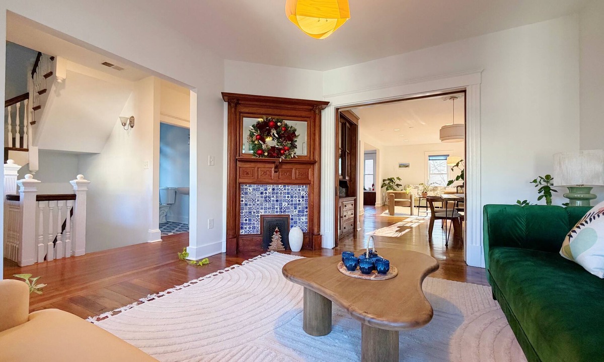 Porter Square Apartment | Delightful 3-bedroom apt in Porter square - 1 stop from Harvard