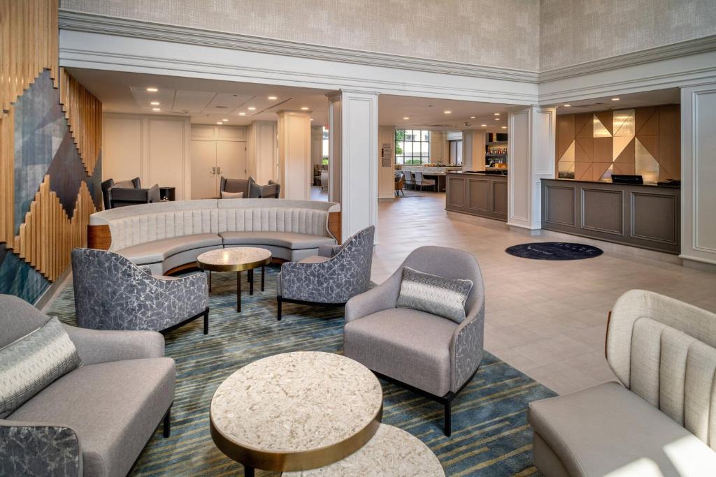 Huntington Hotel | Delta Hotels by Marriott Huntington Downtown