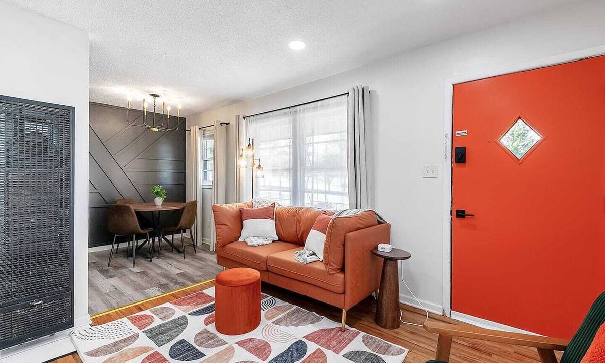 Derby Apartment | Derby Delight - Cozy King - Near Park!