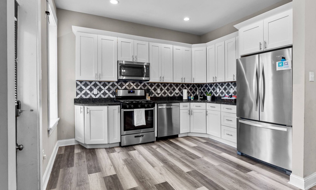 Shaw House | Designer Home in Shaw Right Side - JZ Vacation Rentals