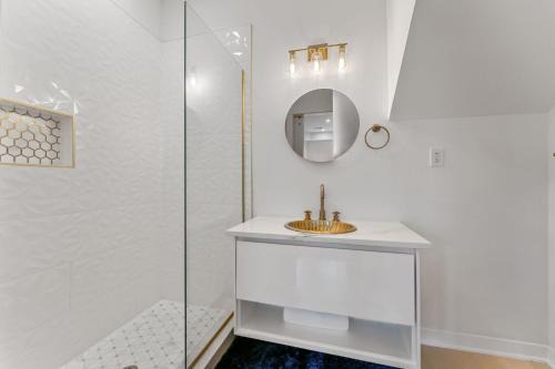 Columbia Heights Apartment | District Gojo A Modern Brick Loft