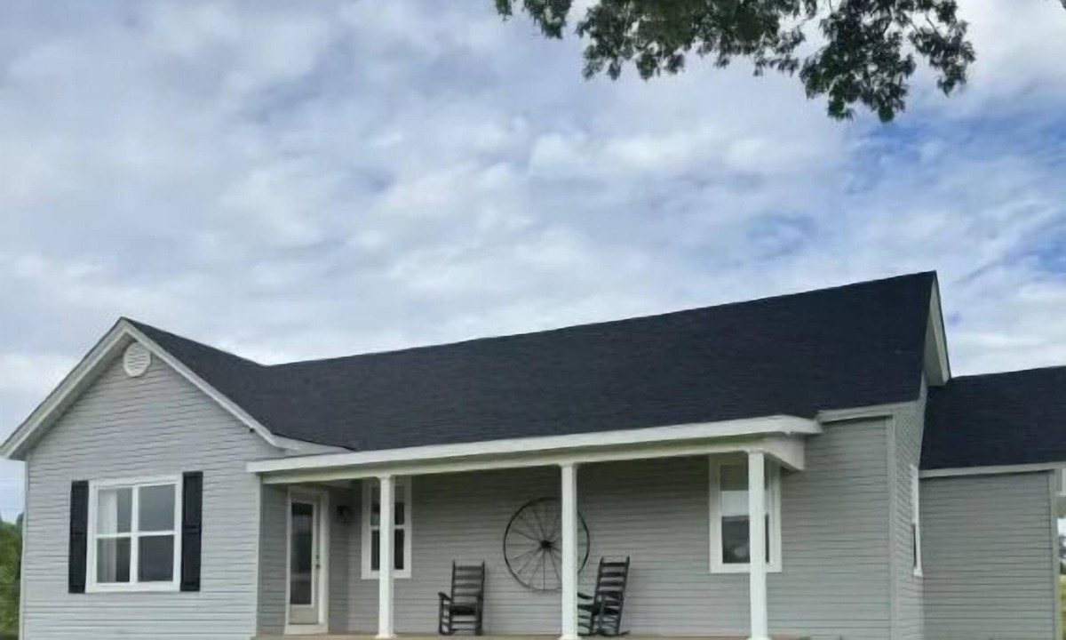Pellville House | 💦 Doe Ridge – Hilltop Country Home with Hot Tub ➠ 2049