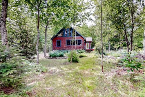 Northeast Somerset House | Dog-Friendly Lakefront Home w/Deck, Firepit, Water Views & Games
