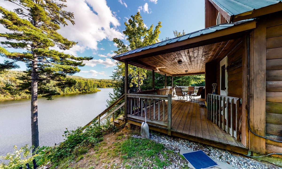 Green Mountains House | Dog-friendly, lakeside home w/private dock/deck/free WiFi