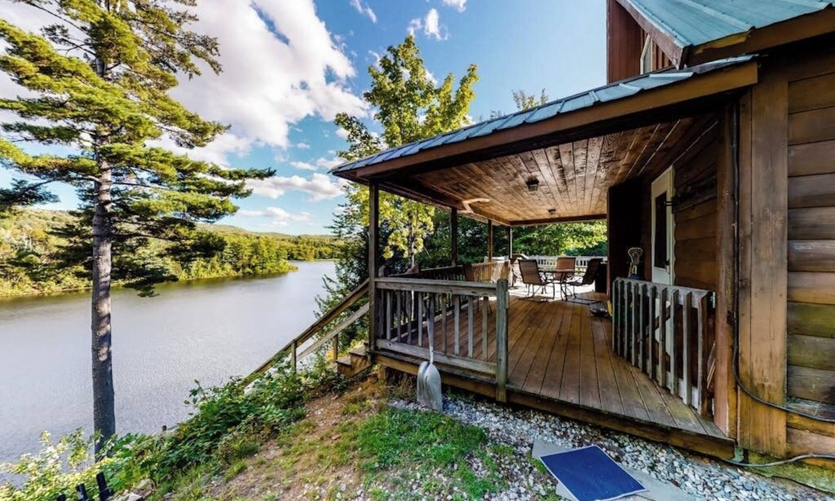 Green Mountains House | Dog-friendly, lakeside home w/private dock/deck/free WiFi