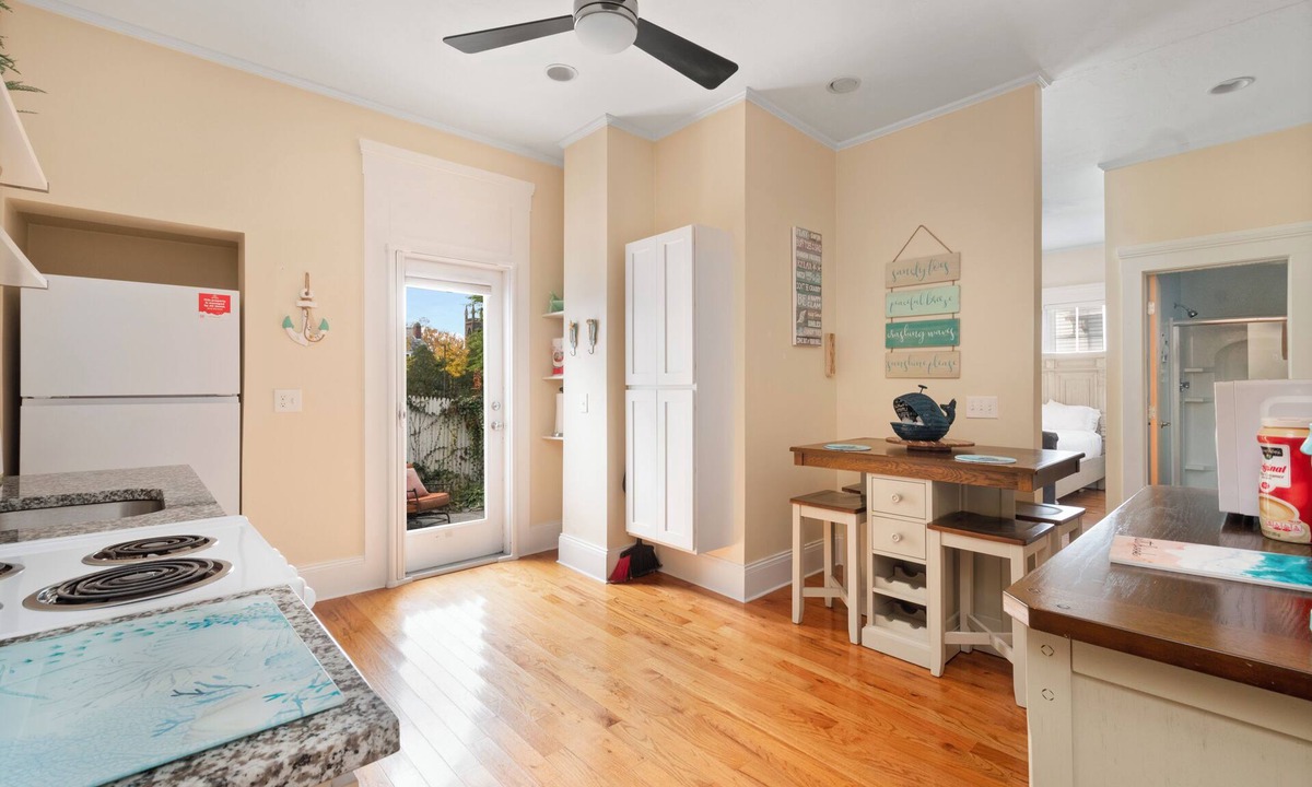 Bristol Apartment | Downtown Bristol Studio Near Ferry & Waterfront