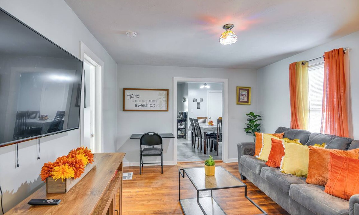 Brockton Apartment | Downtown Brockton Apt < 1 Mi to Local Dining
