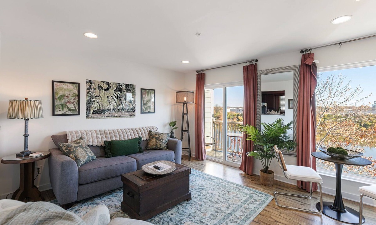 North Capitol Condo | Downtown Condo with River View