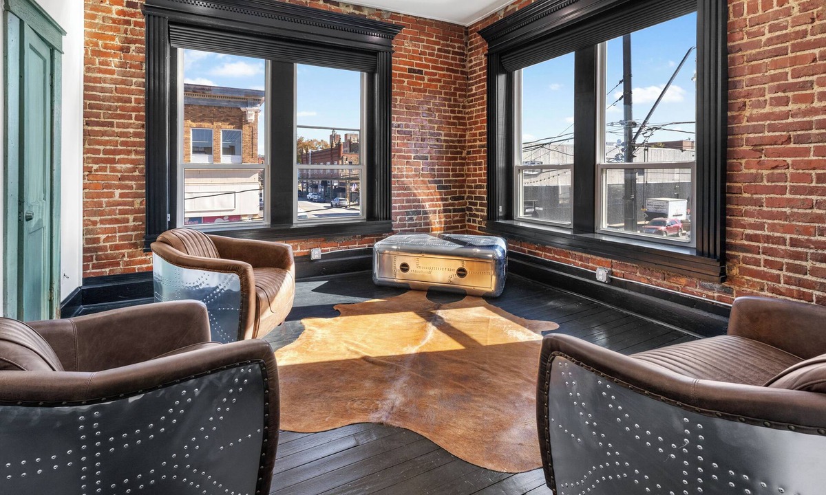 Okmulgee Apartment | Downtown Okmulgee Aviator Apartment