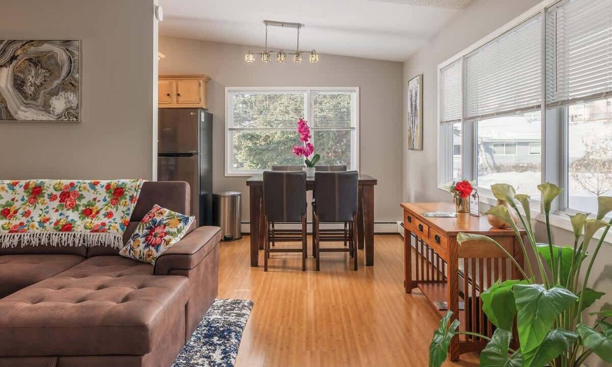 South Addition House | Downtown WestChester Casa with King Beds