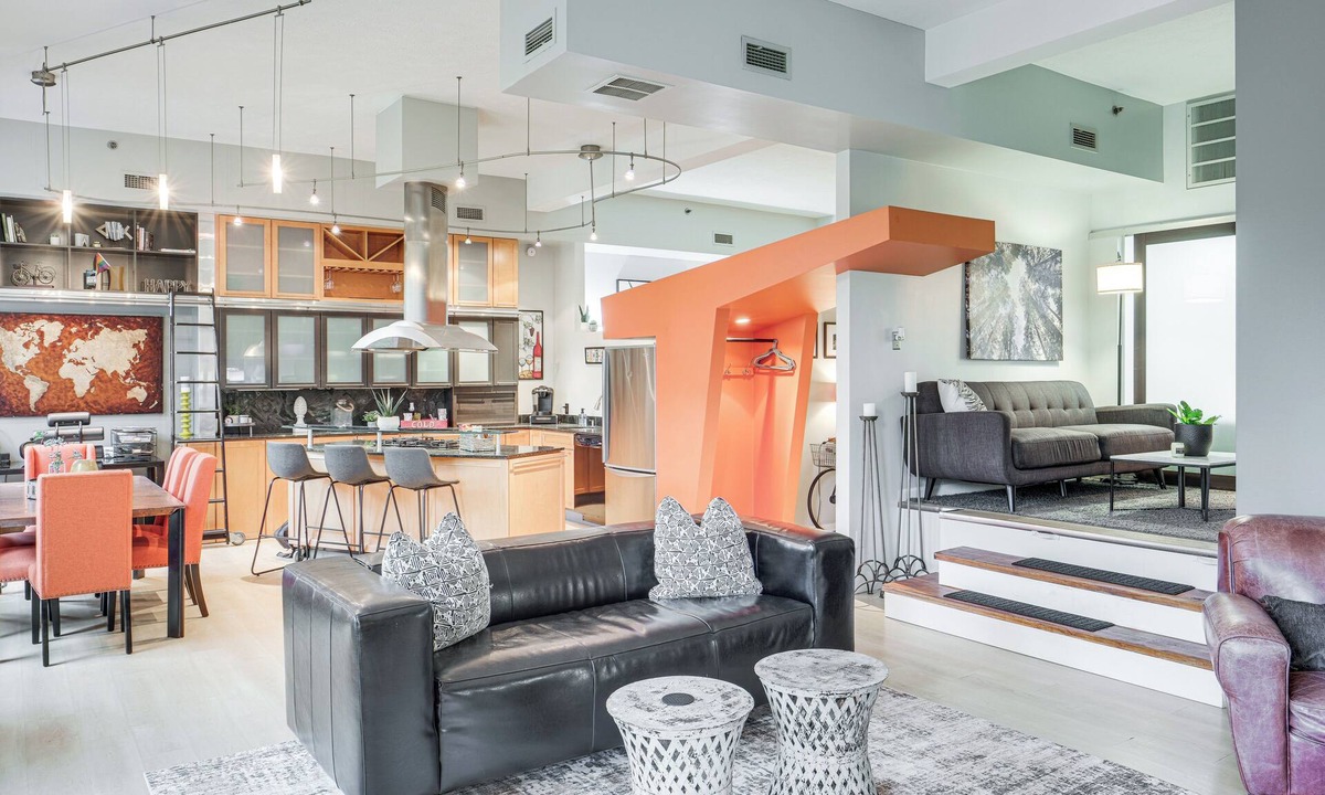 Downtown Cleveland Apartment | Dtwn Cleveland Loft-style Condo: Walk to Stadiums!
