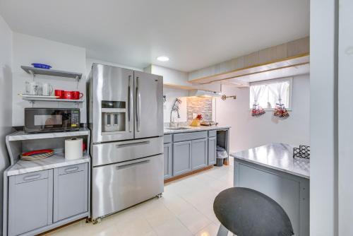 Silver Lane Apartment | East Hartford Studio ~ 4 Mi to Downtown Hartford!