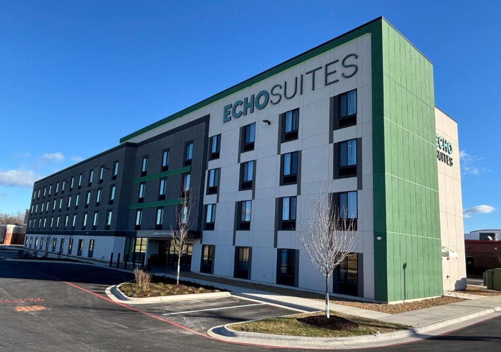 Springfield Hotel | ECHO Suites Extended Stay by Wyndham Springfield Airport PLZ