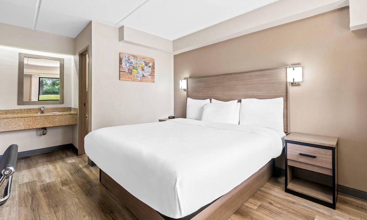 Hickory Hotel | Econo Lodge Hickory