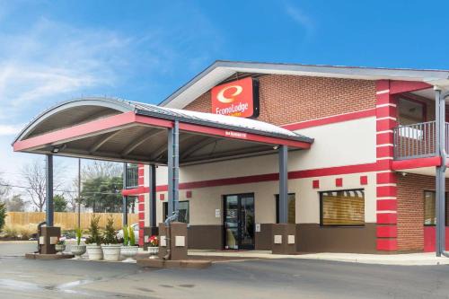 Mission Hotel | Econo Lodge Inn & Suites I-35 at Shawnee Mission