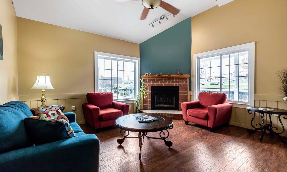 Dickson Hotel | Econo Lodge Inn & Suites Dickson