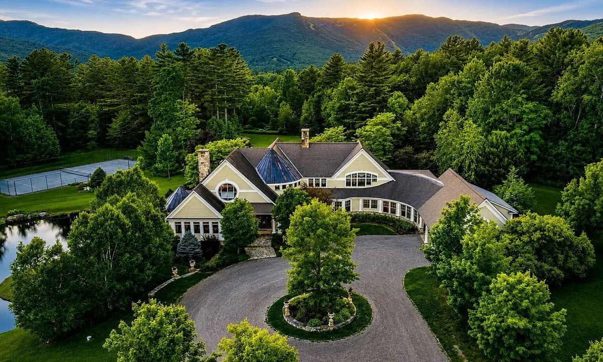 Stowe Area House | “Eden” 8BR Luxury Retreat with Pool, Spa, Concierge near Ski and Trails