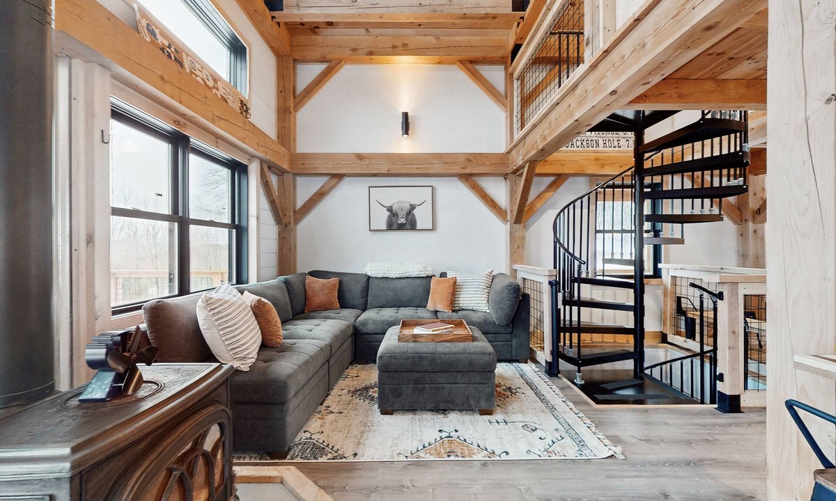Readsboro House | Elegant home w/mountain views, trail to riverfront, hot tub, dog-friendly, bbq