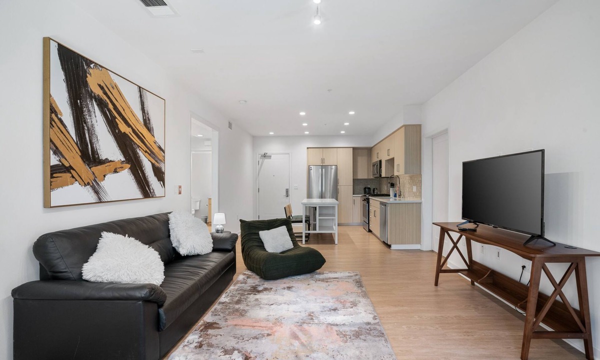 Lake Forest Apartment | Elegant New 2BR Luxury Home in Irvine