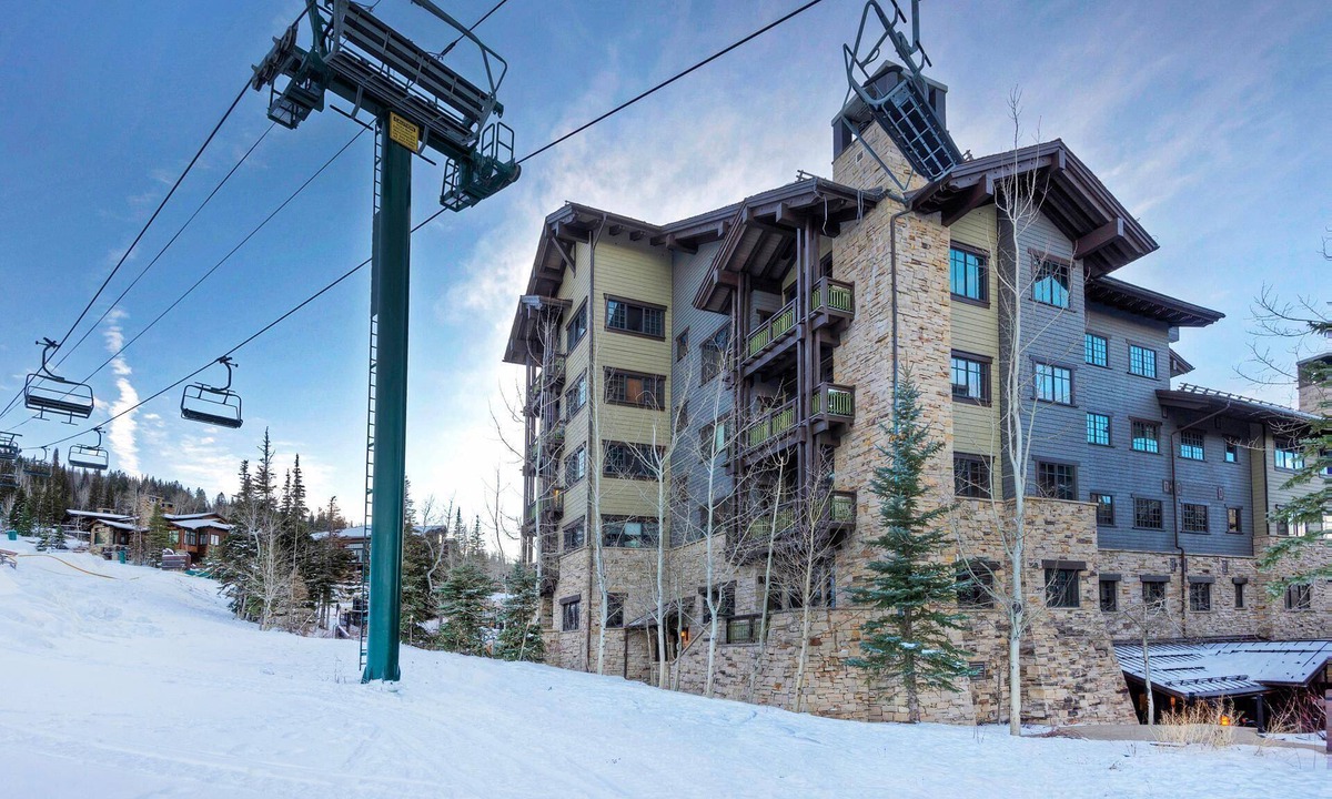 Empire Pass Condo | Empire Pass Condo with Ski-in, Ski-out Access and Terrace