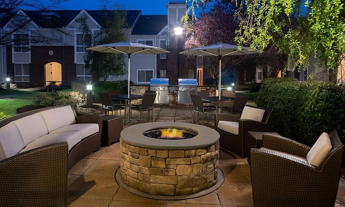 Brentwood Apartment | Enjoy Nashville With Your Family, Full Kitchen & Free Breakfast