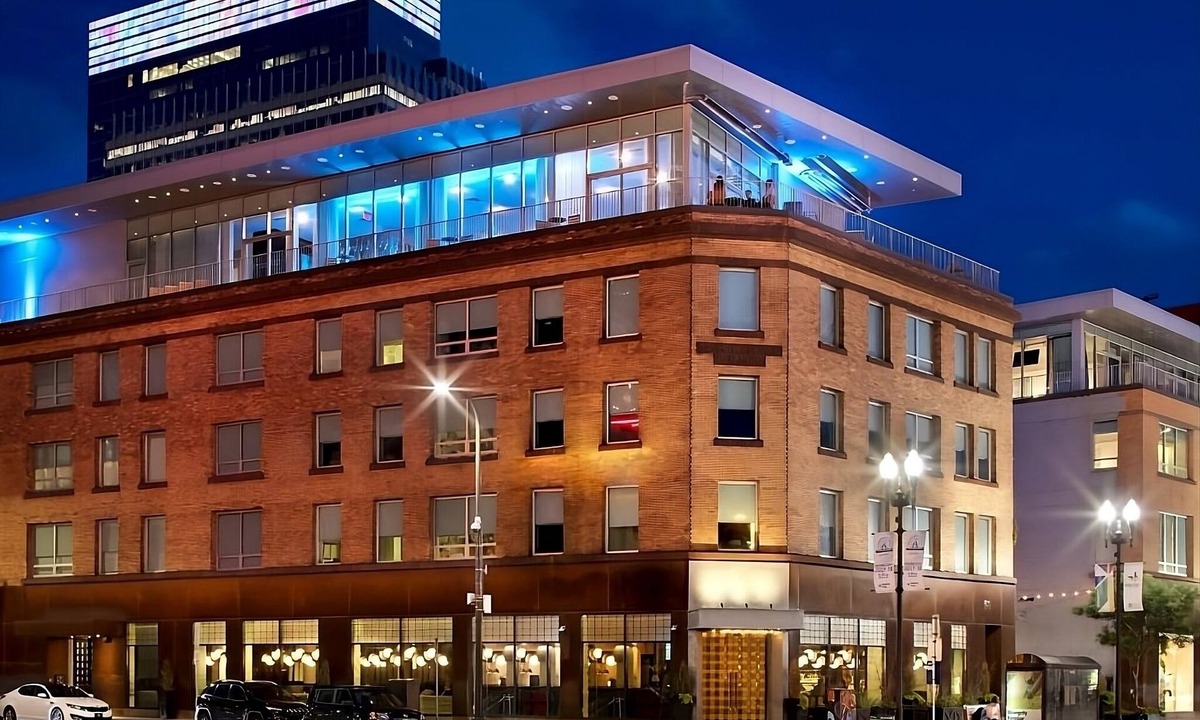 Downtown Minneapolis Hotel | Ensuring a Very Comfortable & Memorable Stay! 2 Relaxing Units, Pet-friendly!