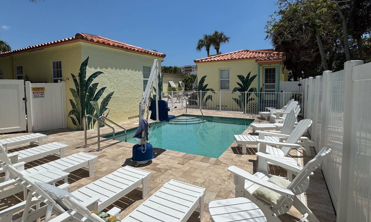 Madeira Beach Cottage | Entire Island Paradise Cottages – Heated Pool, Tiki Hut, Walk to Beach, 8 Units, Sleeps 30