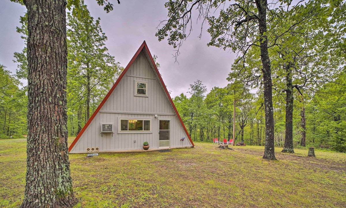 Eucha Apartment | Eucha A-Frame w/ Fire Pit: Just 1 Mi to Lake!