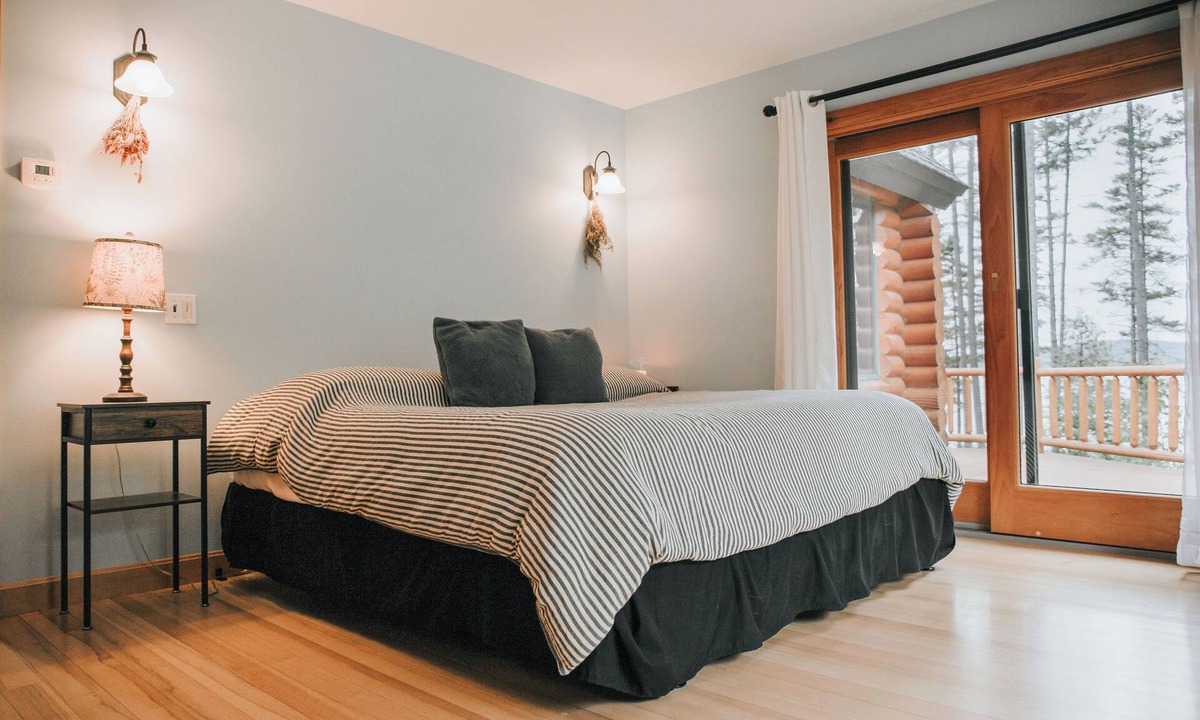 Beaver Cove House | Evergreen Point Lodge (Panoramic Views of Moosehead Lake!)