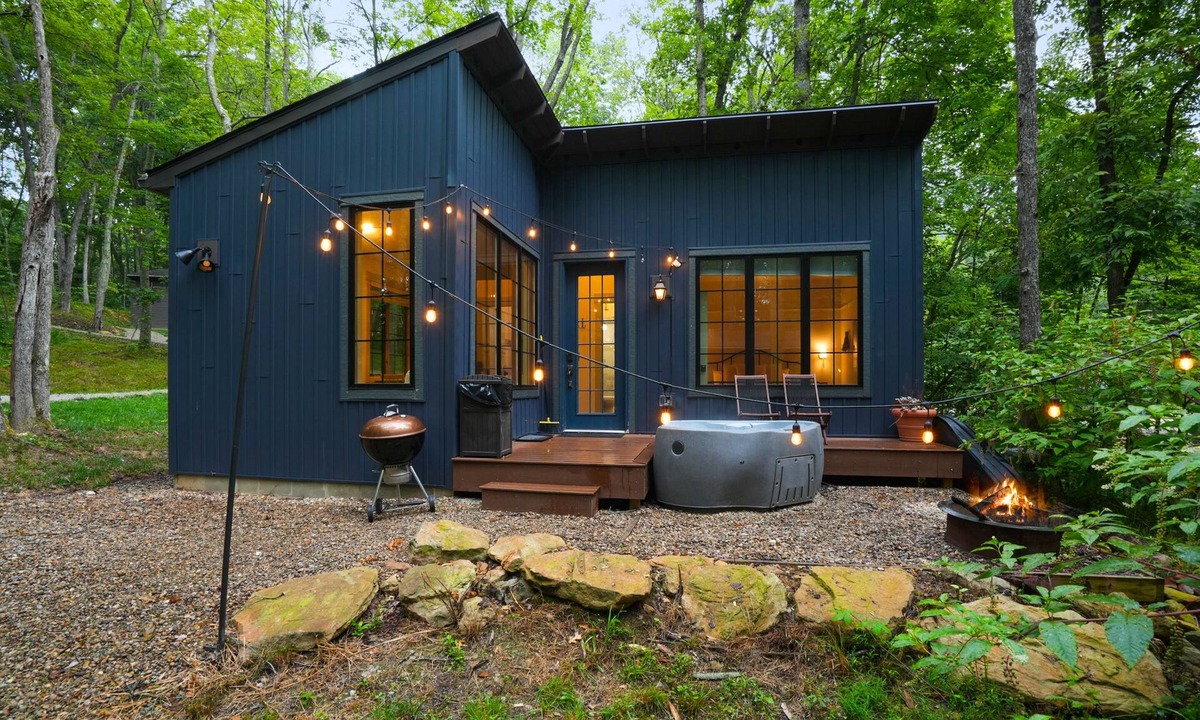 New Plymouth Cabin | Evermore Cottage | Hocking Hills, Couples Retreat
