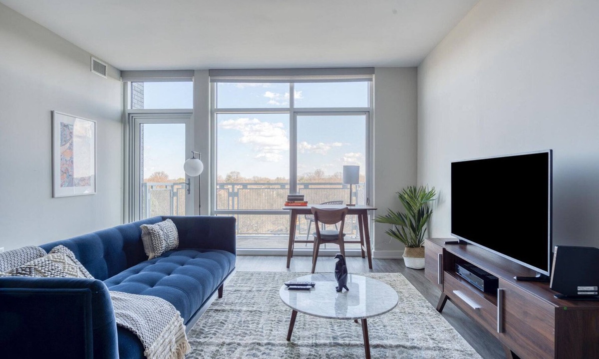 McLean Apartment | Exceptional Fairfax 1BR w/Gym & BBQ Grills, nr Theater, by Blueground
