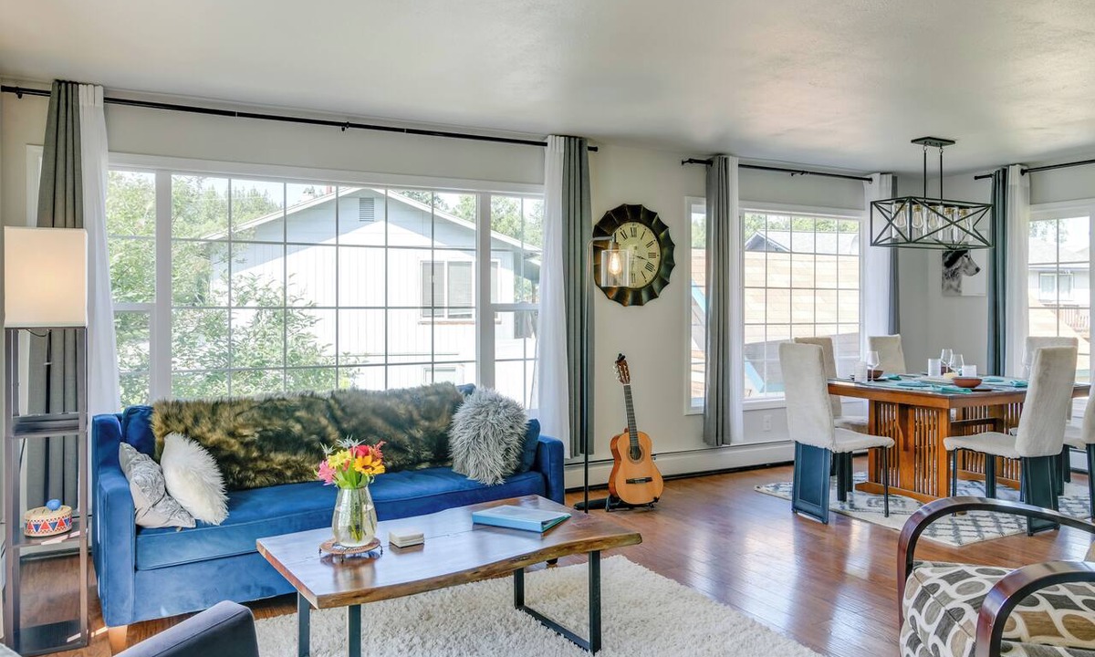 University Area Apartment | Explore Chugach & Beaches! Anchorage Adventure Pad