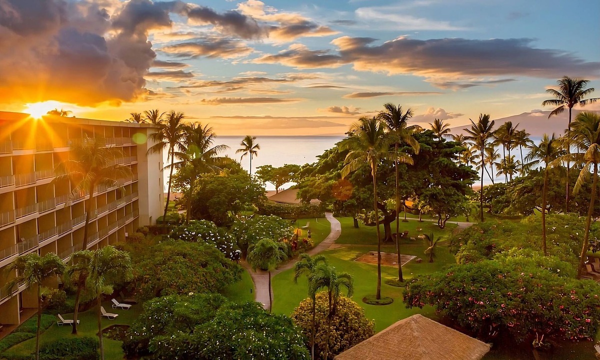 Kaanapali Hotel | Explore Hawaii's Most Hawaiian Hotel, 2 Luxurious Units, With Top Amenities