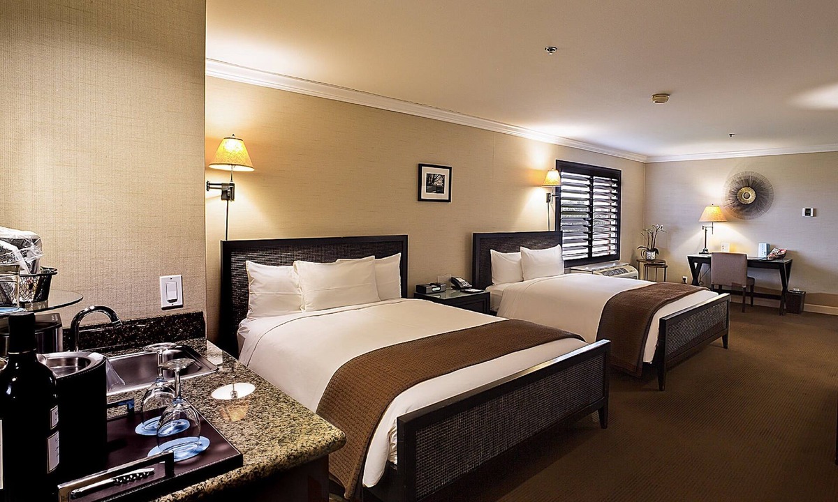 Cupertino Hotel | Explore Silicon Valley | 3 Pet-Friendly Units | Onsite Pool | Free Breakfast