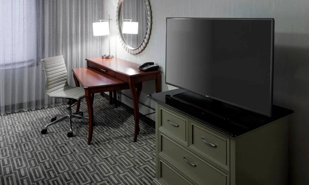 Fairfax Hotel | Fairfax Stay | 4 Units Near George Mason University