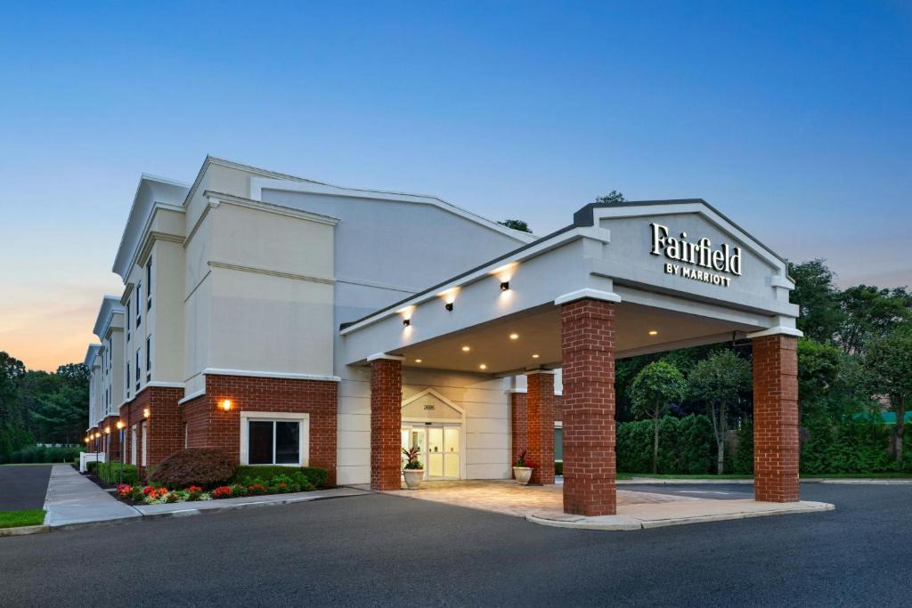 Medford Hotel | Fairfield by Marriott Medford Long Island