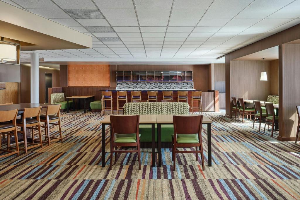 Sidney Hotel | Fairfield Inn & Suites by Marriott Sidney
