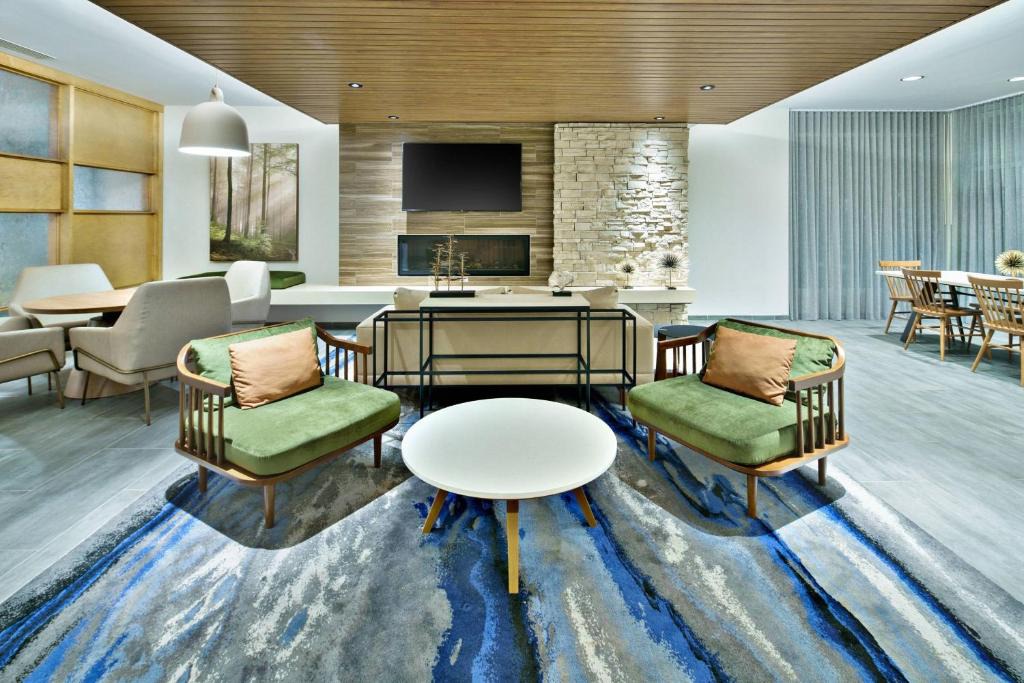 Summit Station Hotel | Fairfield Inn & Suites Columbus New Albany